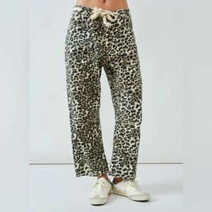 Stylish Leopard Print Barrel Pants